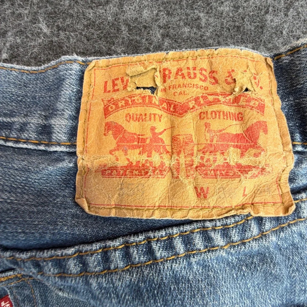 Levis fair visible